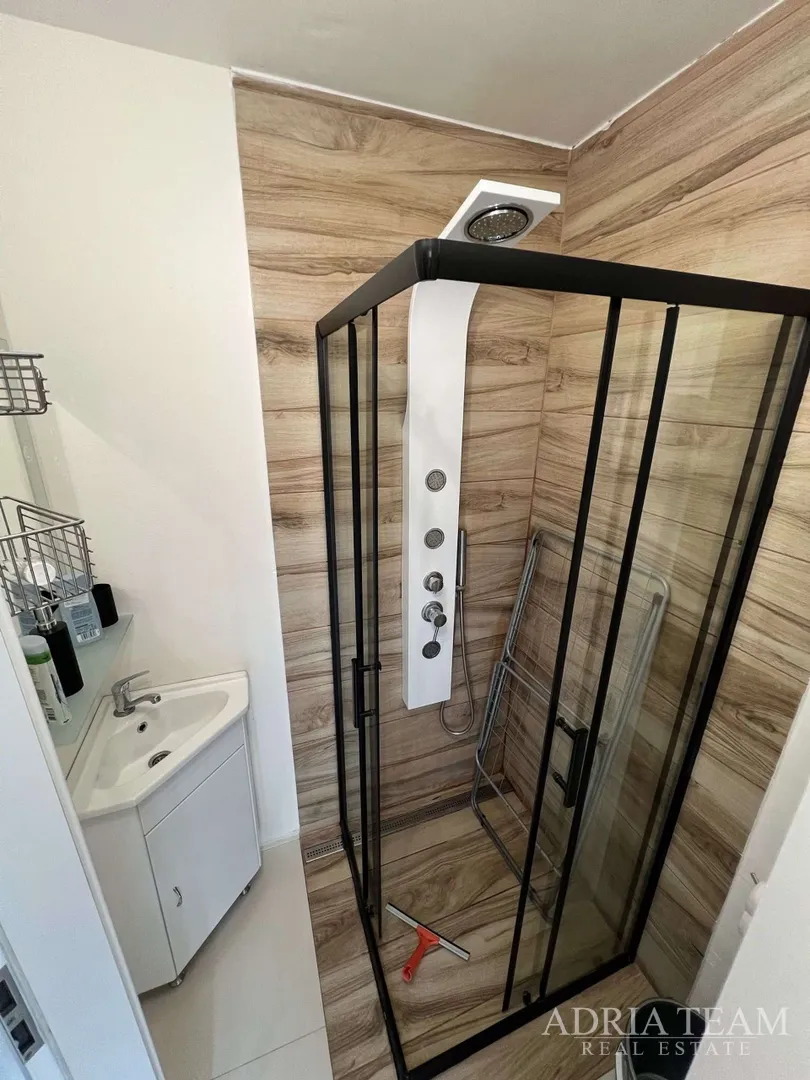 jednosobni apartman potpuno preuređen! 100 m od mora, vir - zadar - slika 14
