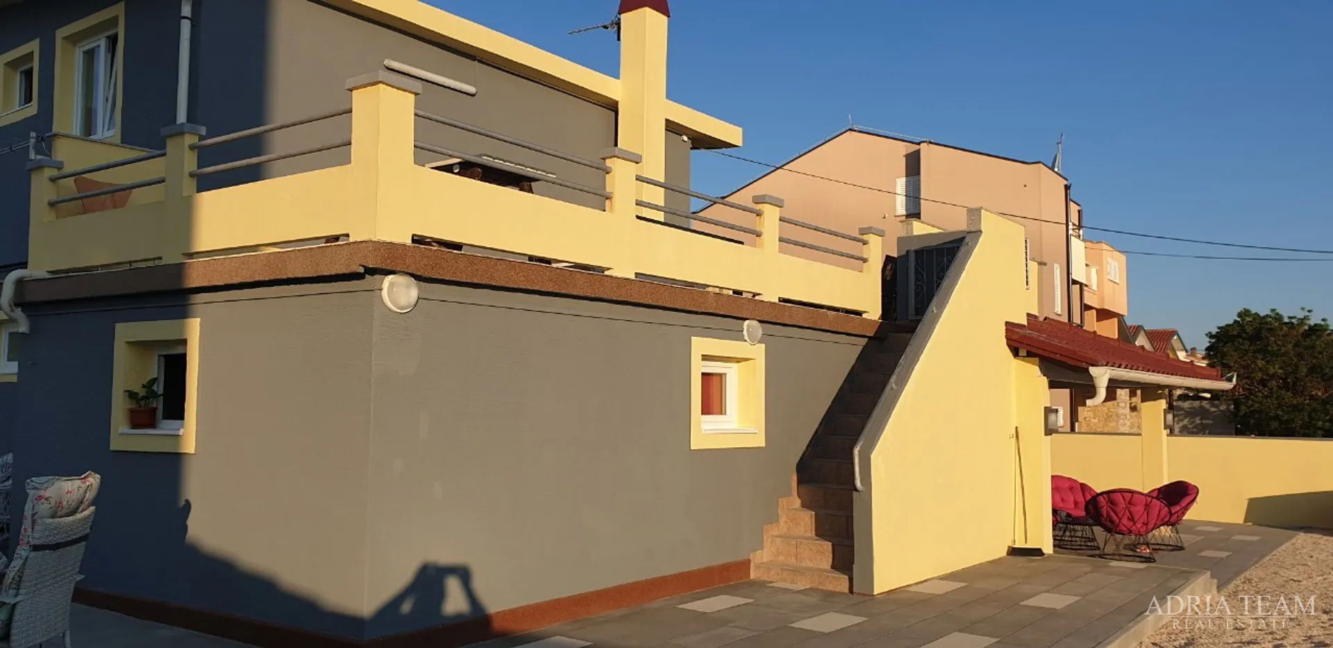 apartmanska kuća u 1.redu do mora - slika 32
