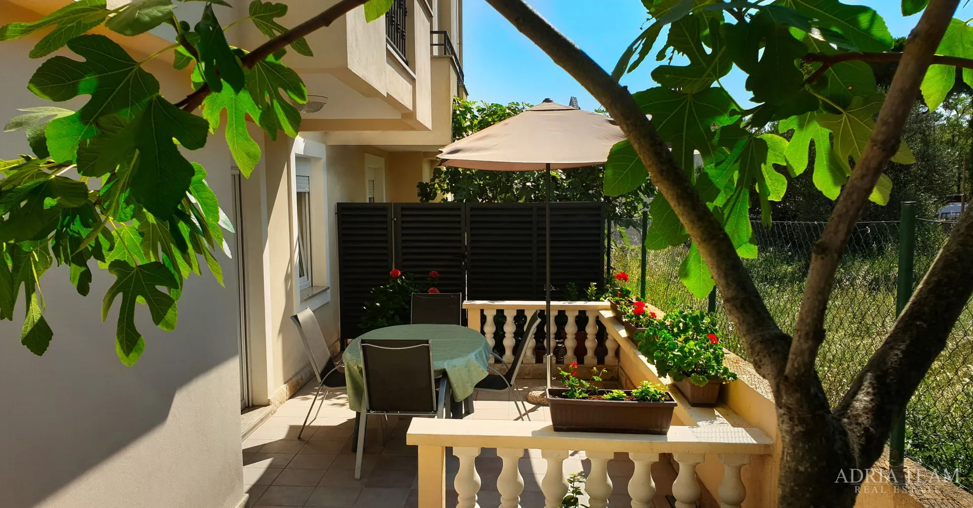 vila sa 7 apartmana, pogled na more - diklo, zadar - slika 49