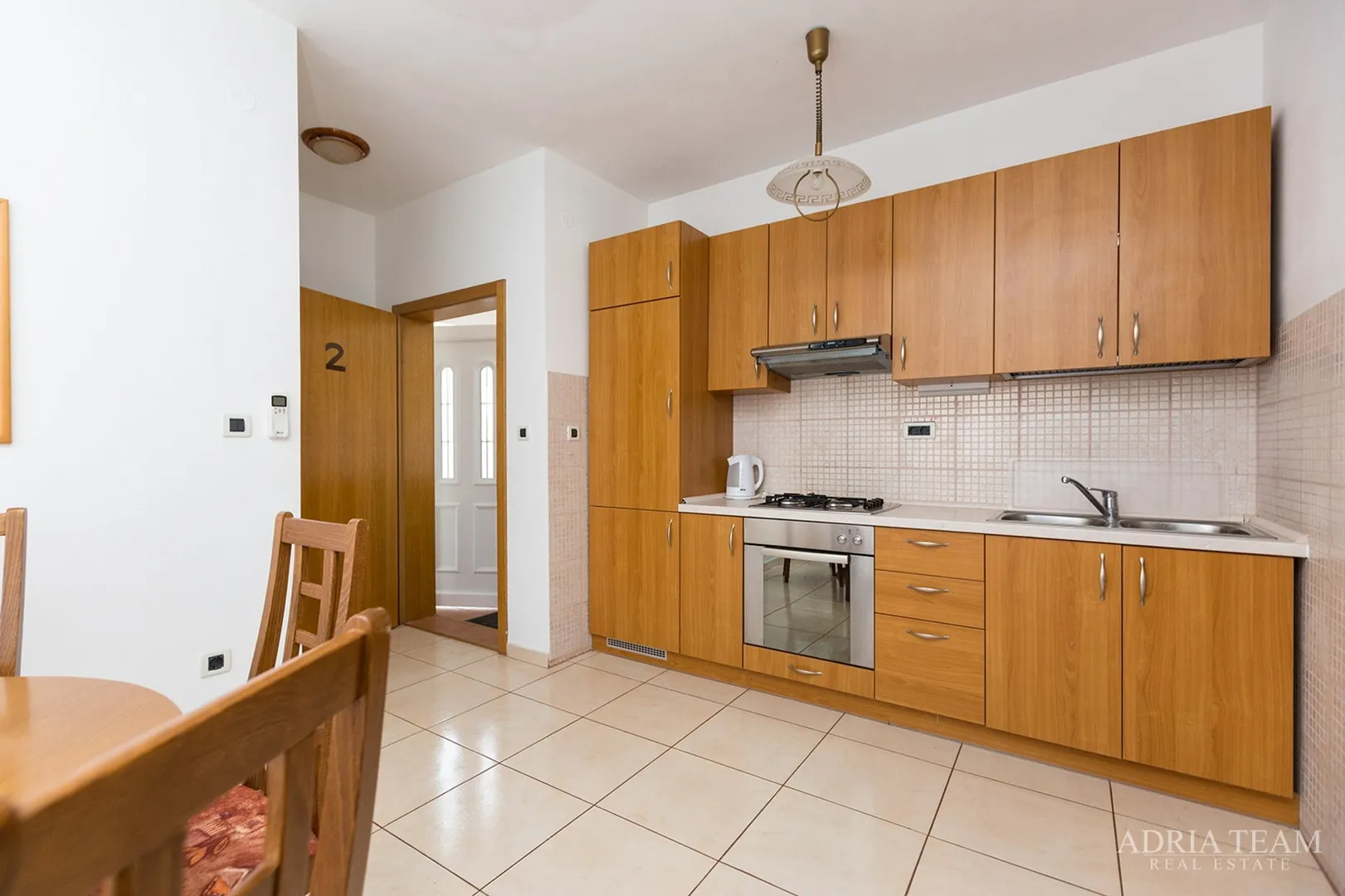 apartmanska kuća s bazenom - slika 14