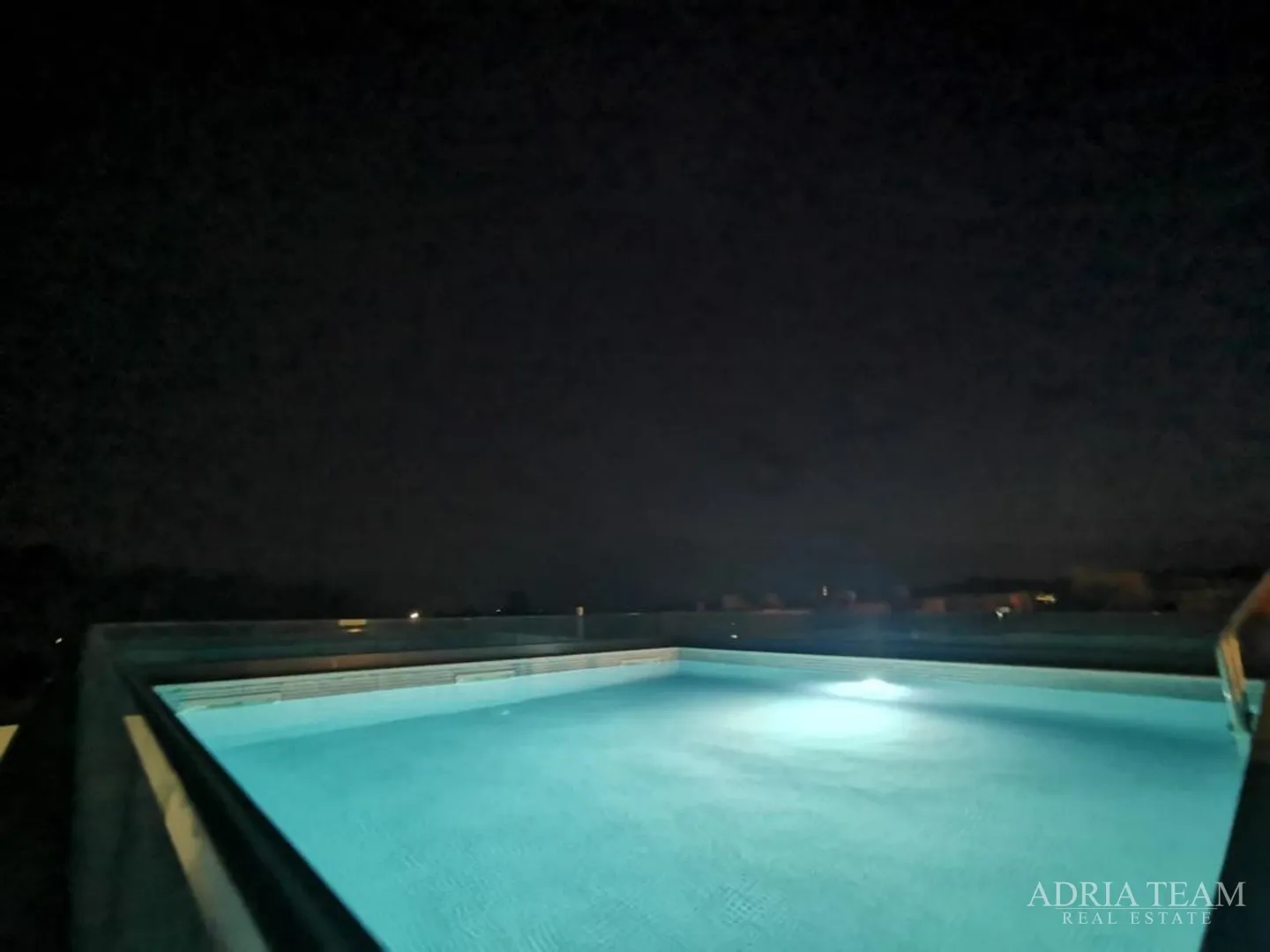 četverosoban stan s krovnom terasom i bazenom, novogradnja - belafuža, zadar - slika 18