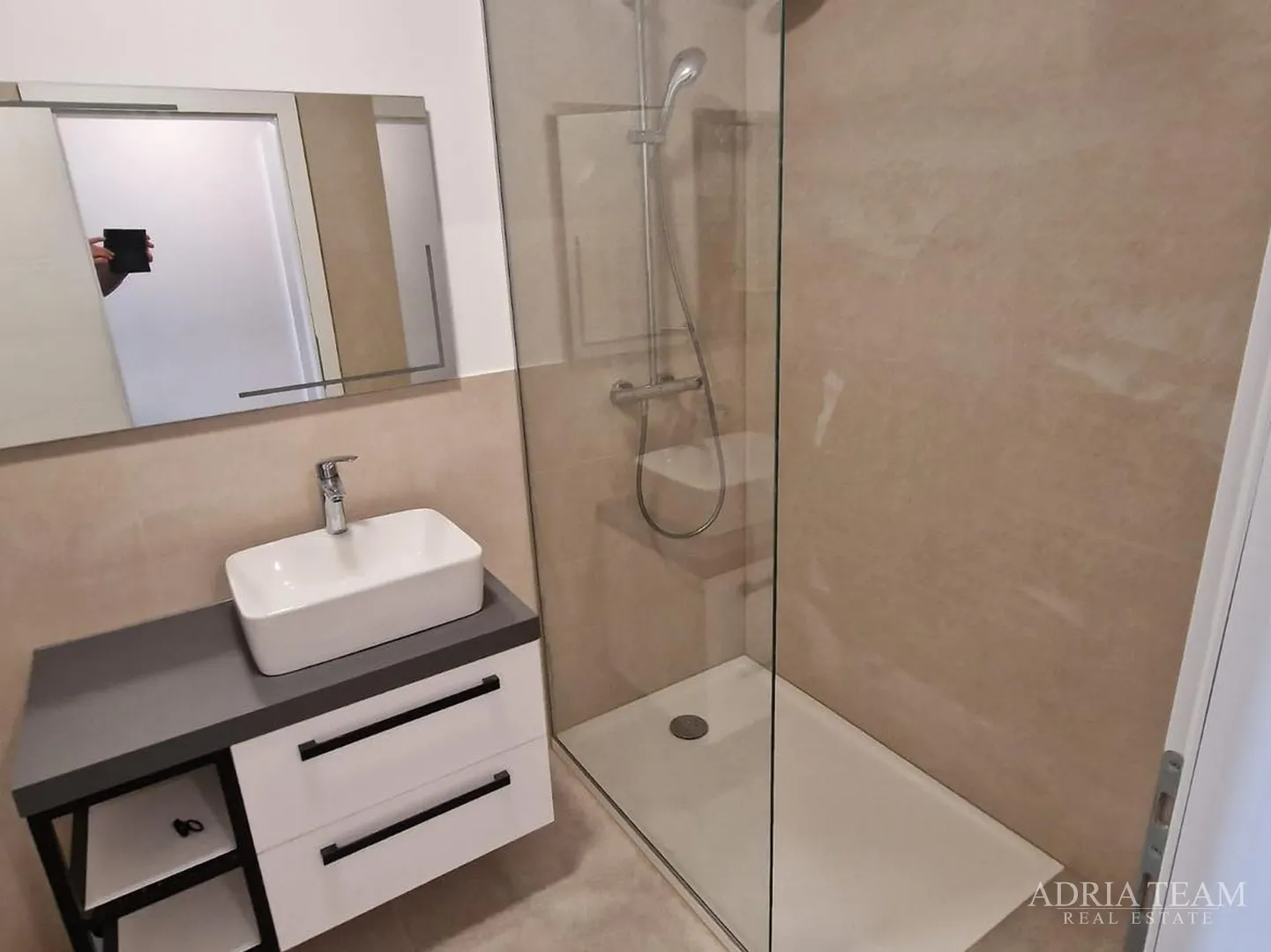 apartmani u stambenoj zgradi u prizemlju, novogradnja - vir - slika 19