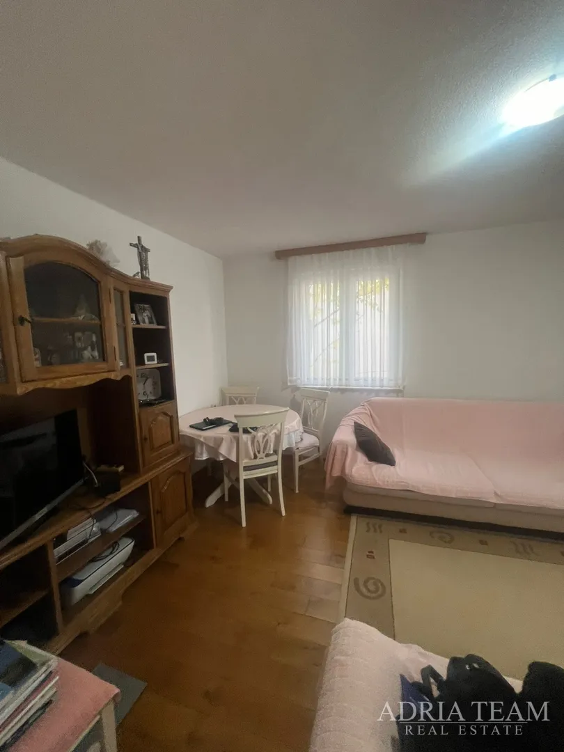 kuća s dvije stambene jedinice, 50 m od mora - vir, južna strana - slika 12