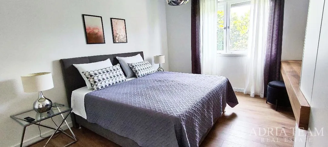 Moderan dvosobni apartman s vrtom i garažom – Lukoran, otok Ugljan - Preko