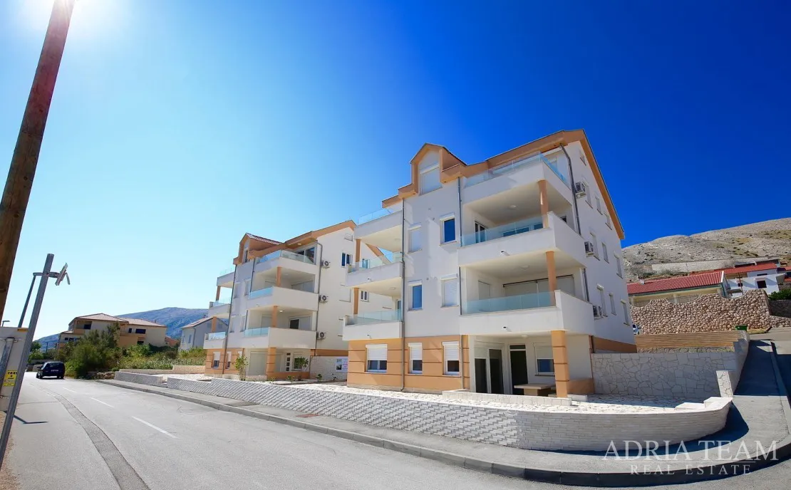 APARTMAN S LIJEPIM POGLEDOM NA MORE, 50 m OD MORA - PAG