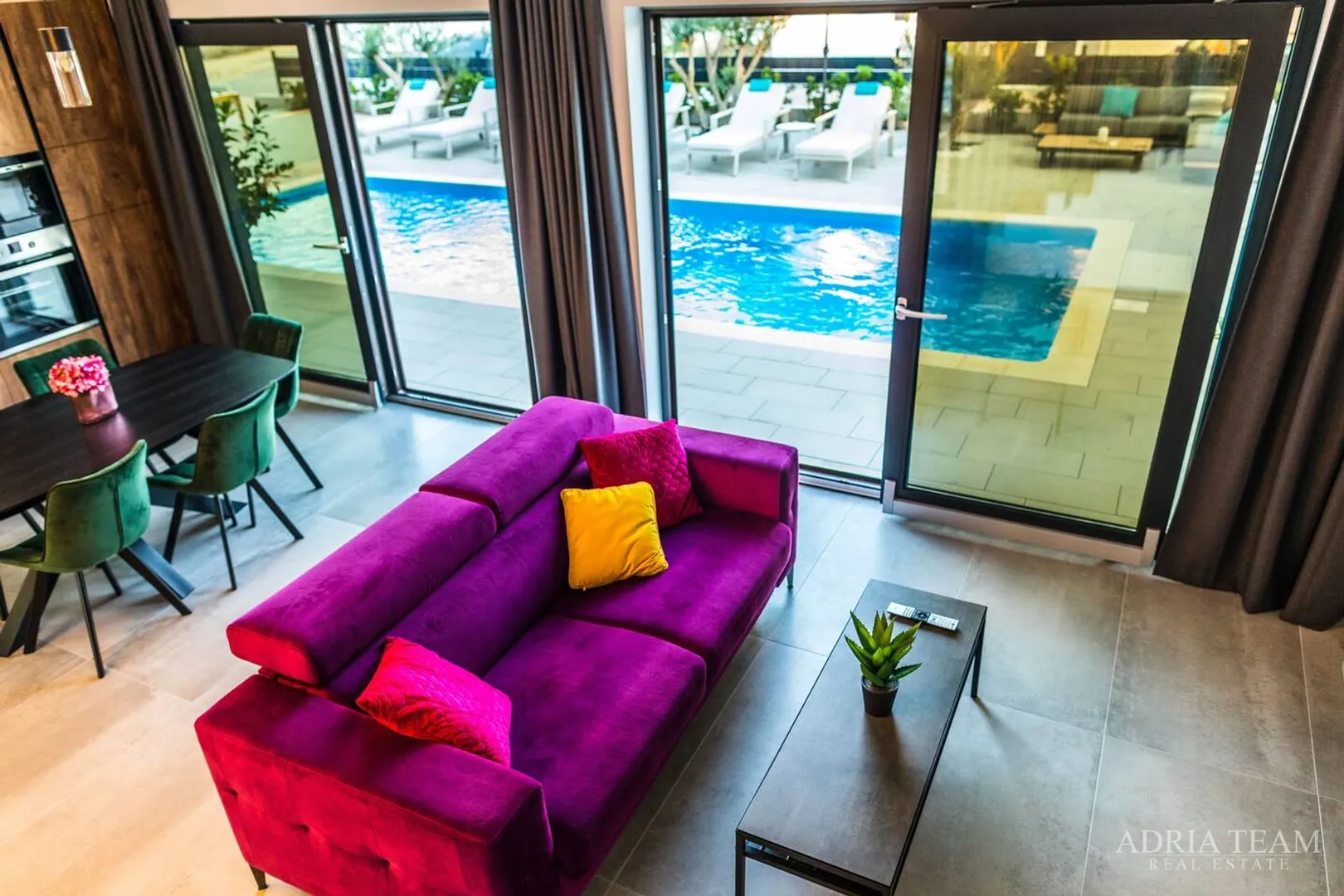 apartmani u urbanoj vili s bazenom, 250 m od mora, vir - zadar - slika 3