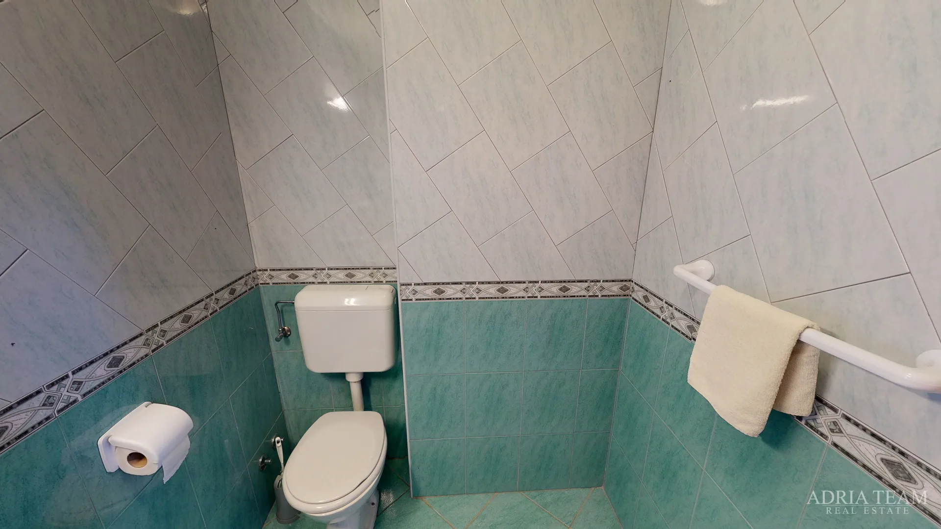 hotel s konobom i krovnom terasom, 1. red do mora - sukošan - slika 25