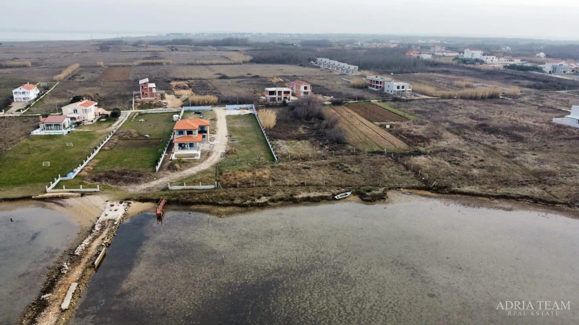 moderna vila udaljena 150 m od mora, novogradnja - privlaka - slika 19