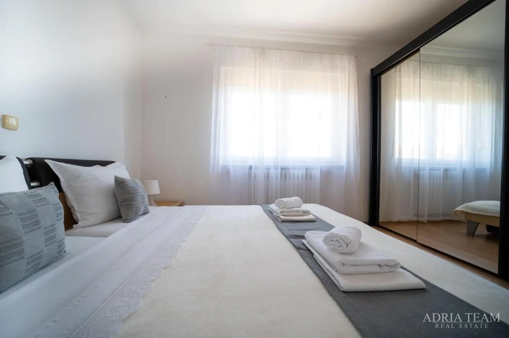 hotel - sukošan, prvi red do mora - slika 40