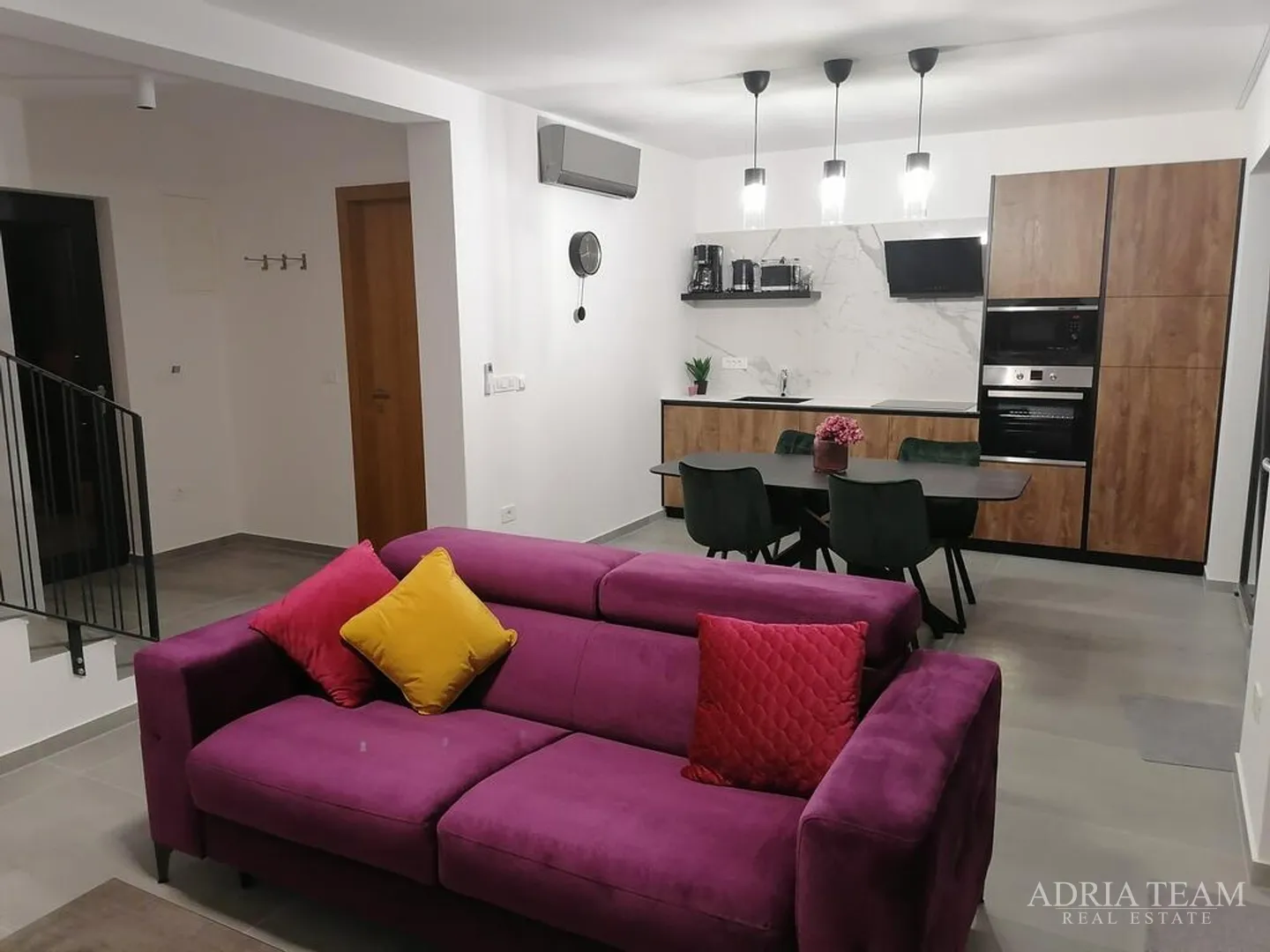 apartmani u urbanoj vili s bazenom, 250 m od mora, vir - zadar - slika 26