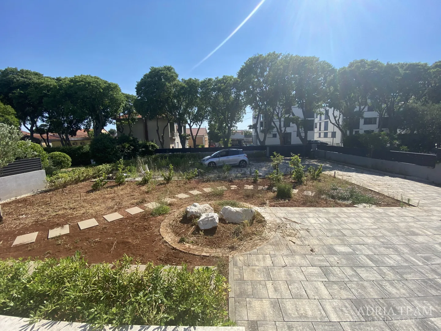 obiteljska kuća s velikim i uređenim dvorištem i bazenom, 400 m od mora, zadar - borik - slika 2