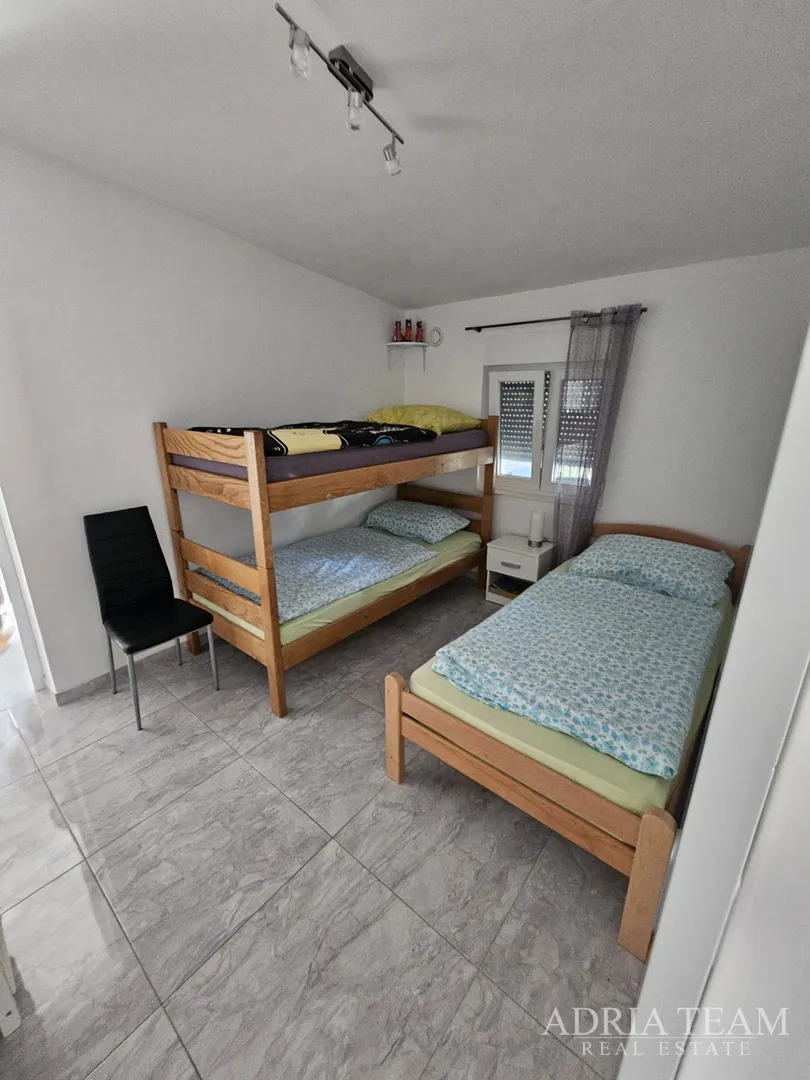 kuća s dvije apartmanske jedinice - vir - slika 8