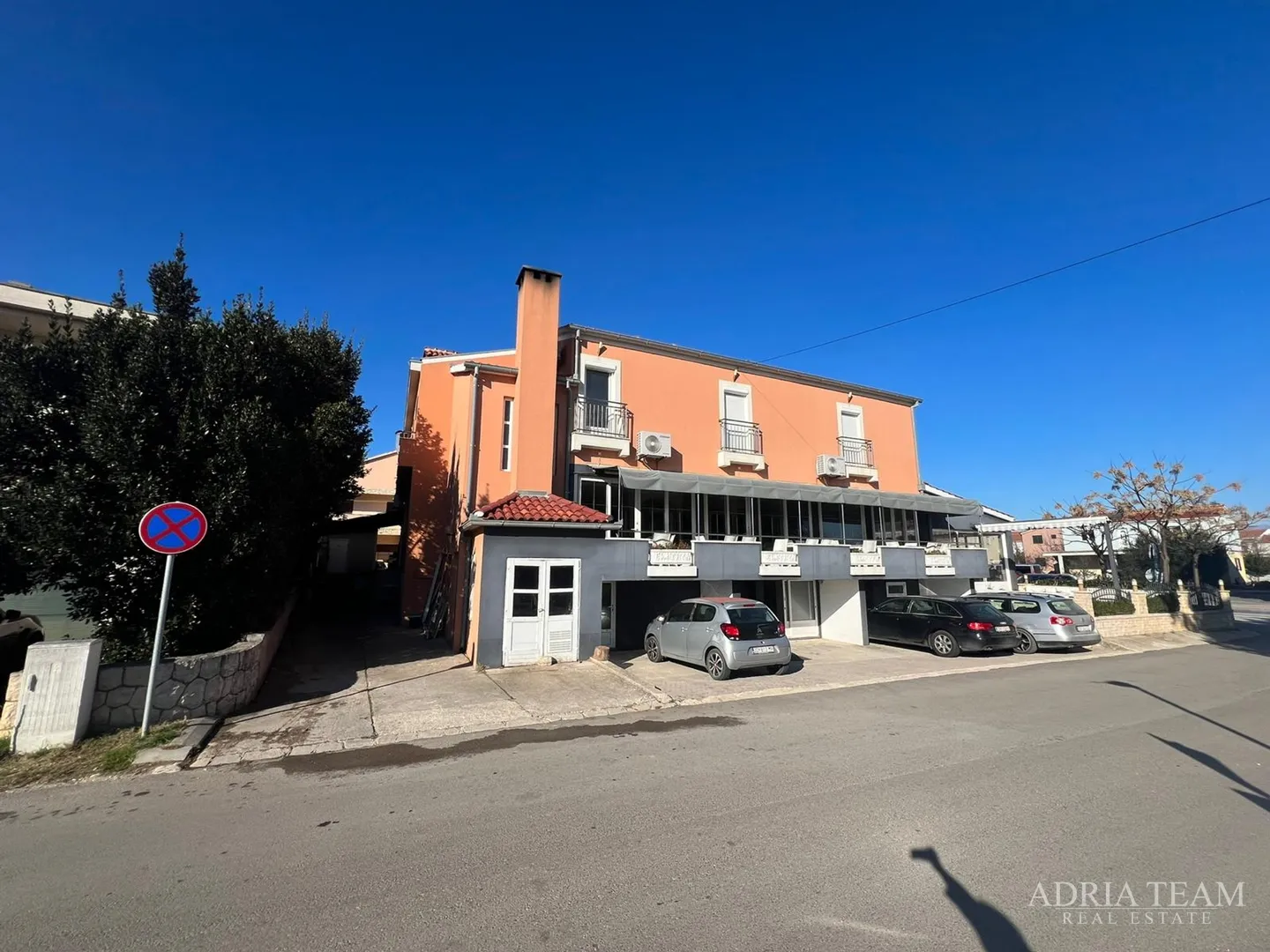 renovirana kuća s poslovnim prostorom (restoran i pekara) - nin - slika 5