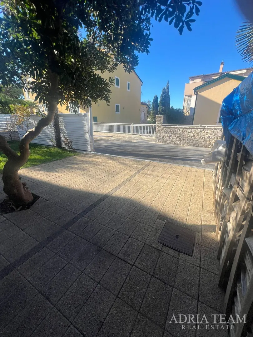 kuća s dvije stambene jedinice, 50 m od mora - vir, južna strana - slika 48