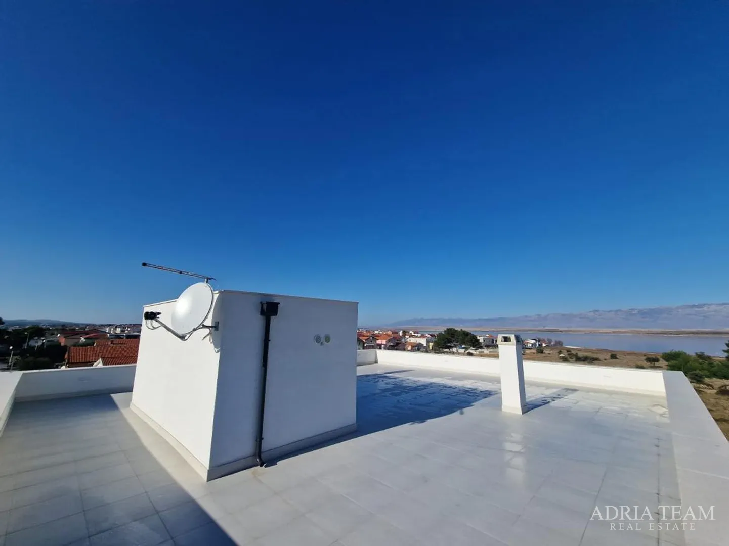 apartmani u stambenoj zgradi u prizemlju, novogradnja - vir - slika 13