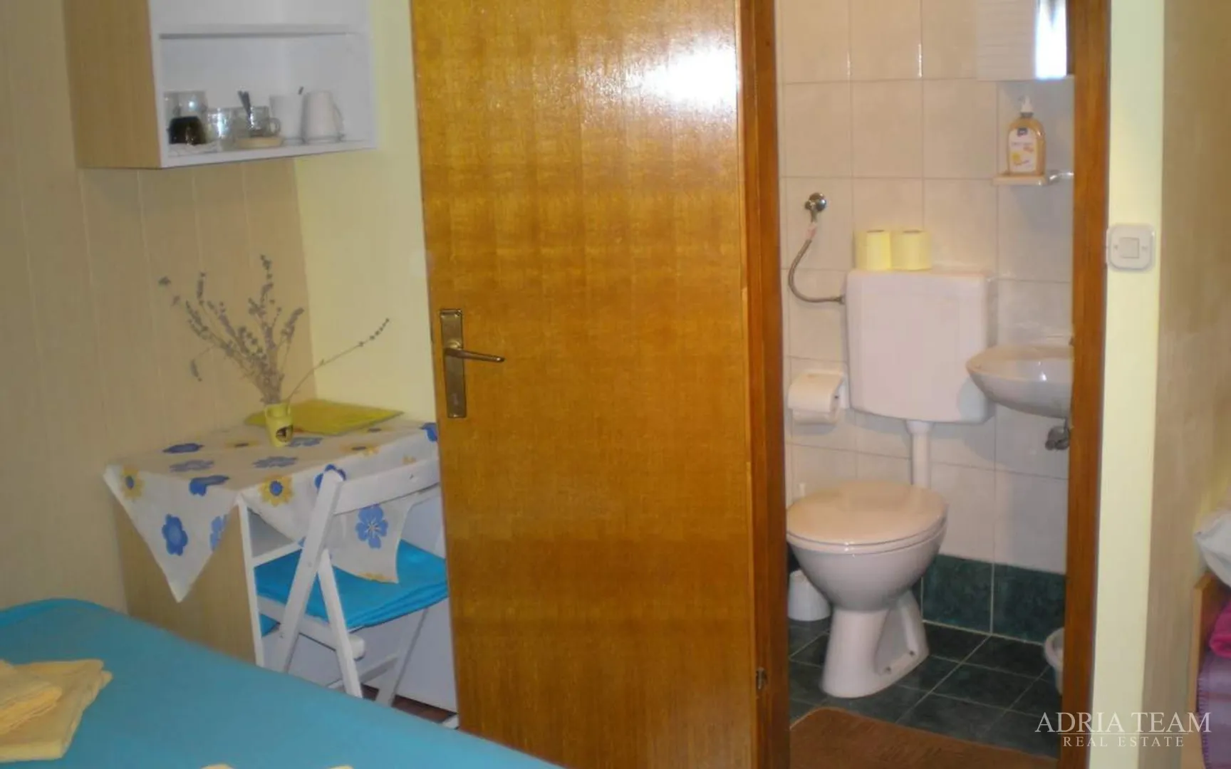 hotel 50 m od mora - posedarje - slika 28