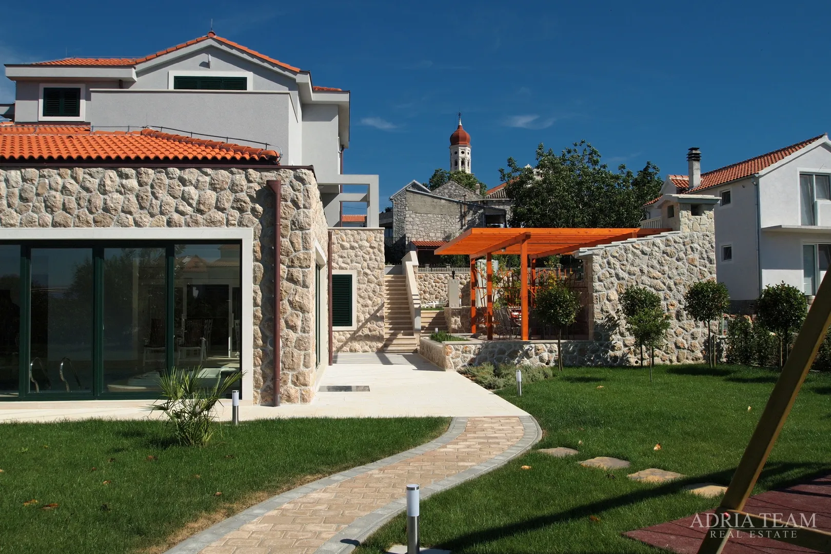 luksuzna vila 100 m od marine - betina, murter - slika 133