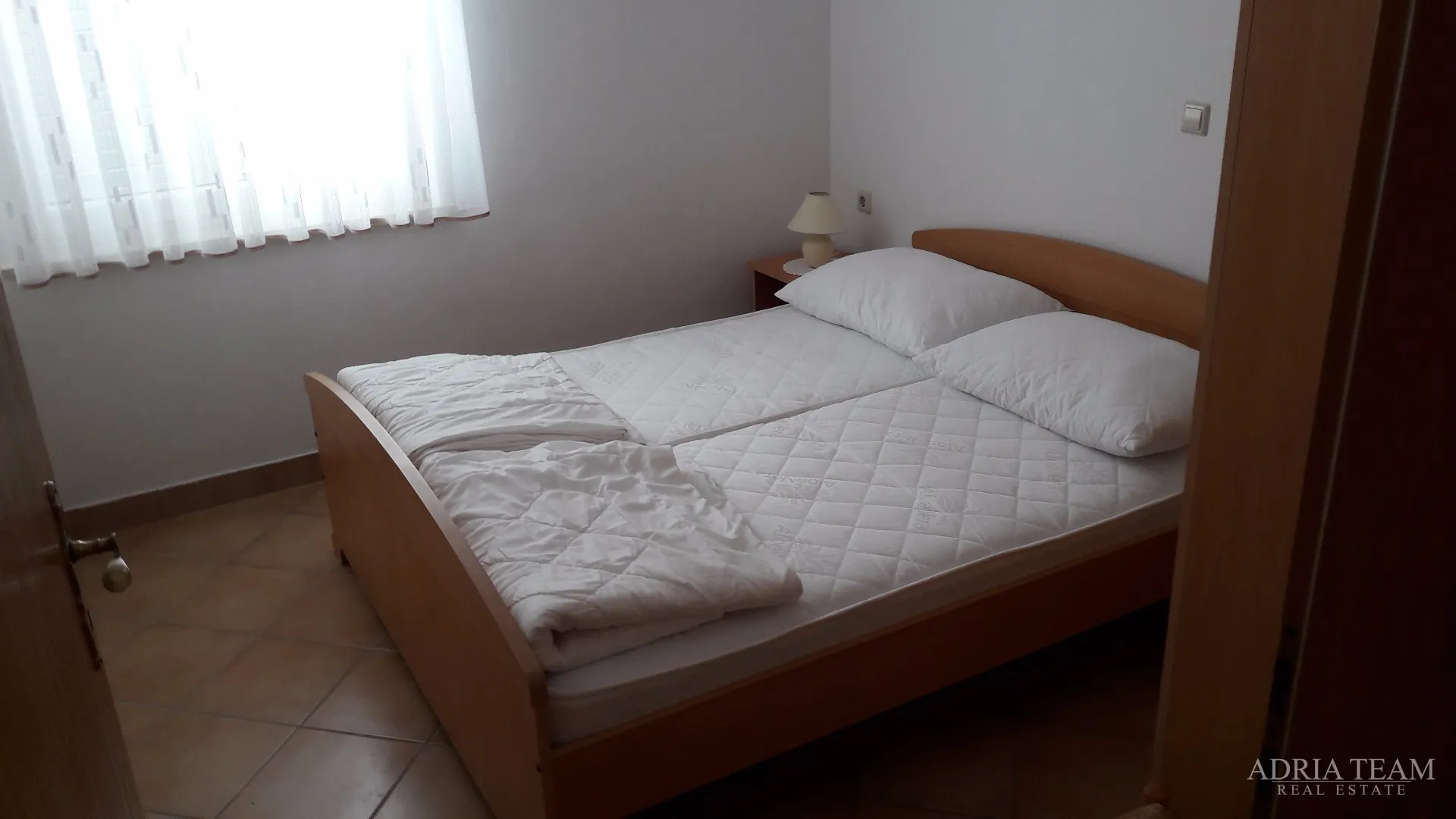apartmanska kuća - 1. red do mora - slika 11