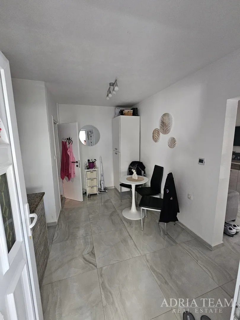 kuća s dvije apartmanske jedinice - vir - slika 18