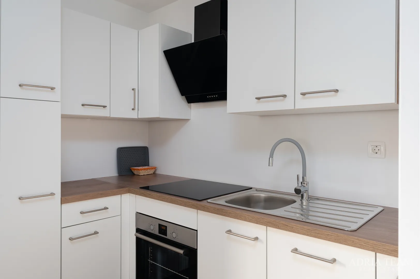 apartmani u stambenoj zgradi - vir - slika 11