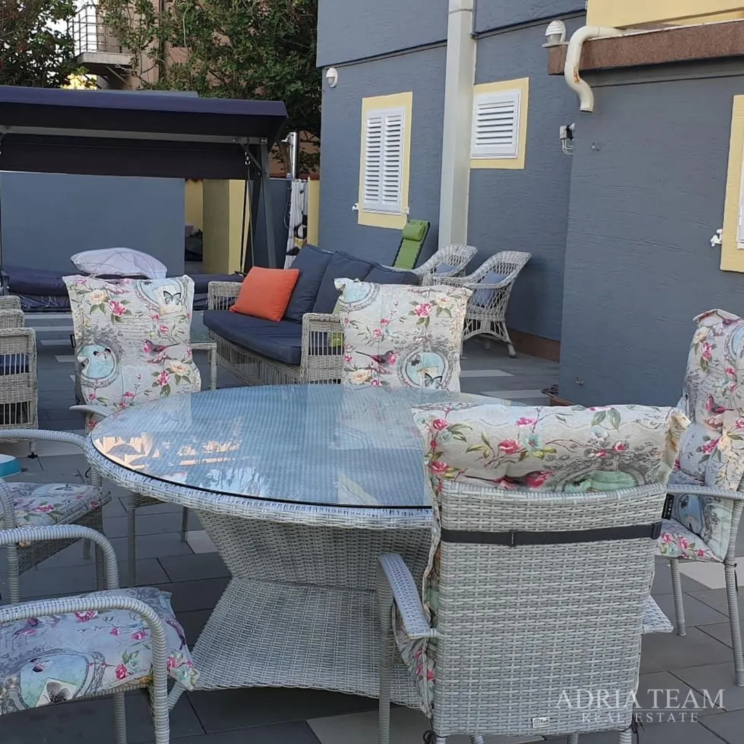 apartmanska kuća u 1.redu do mora - slika 28