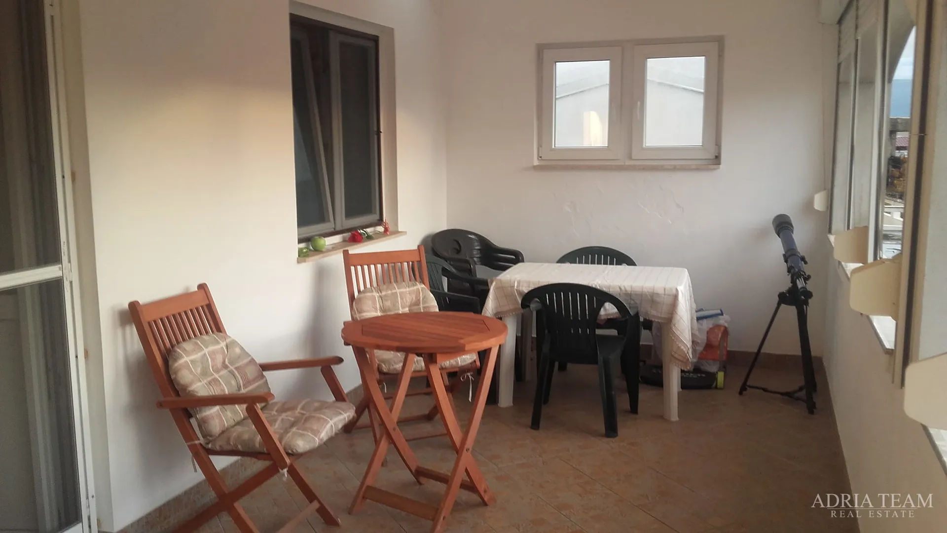 kuća s 2 stambene jedinice, 230 m od mora, vir - slika 15