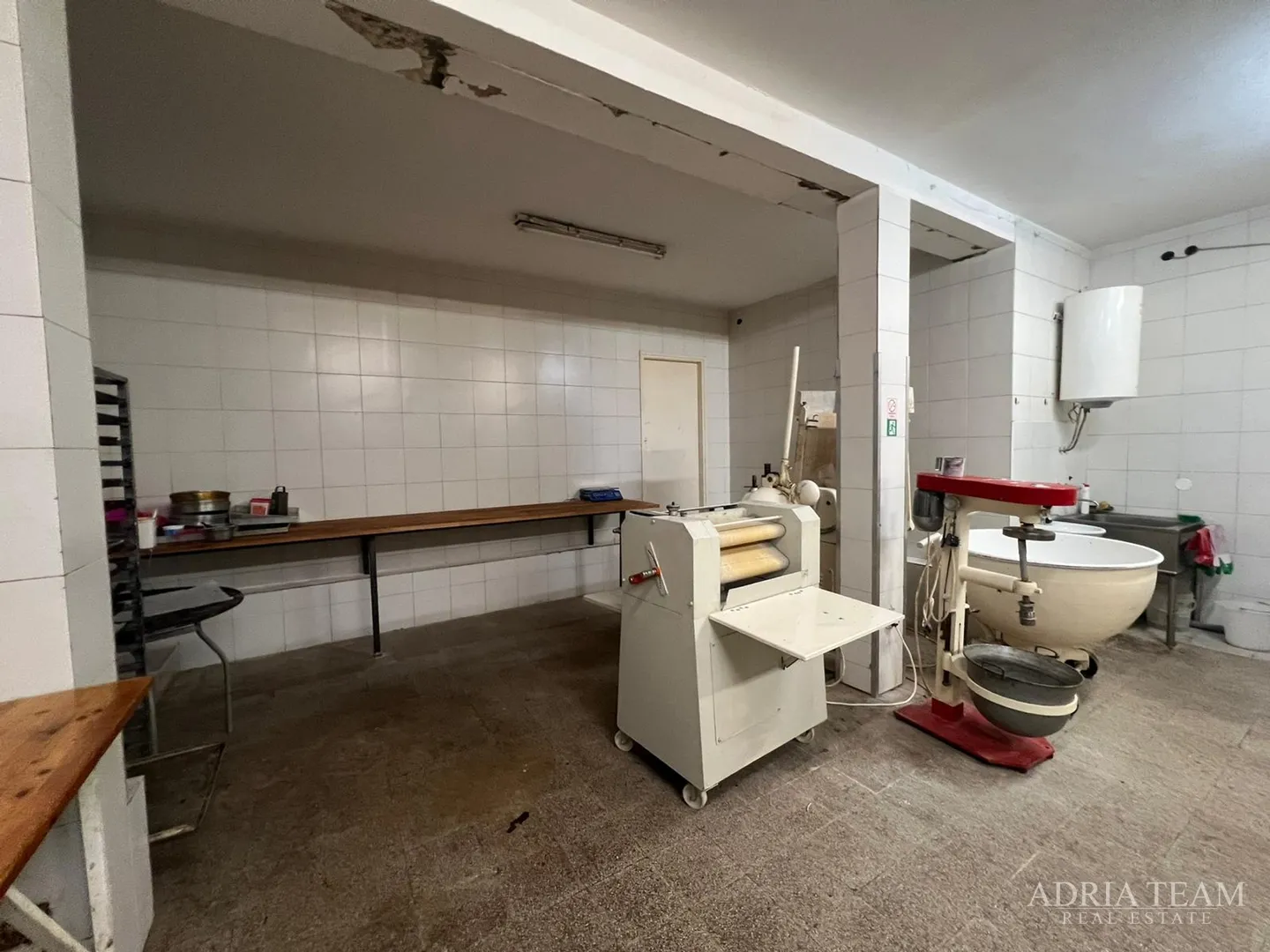 renovirana kuća s poslovnim prostorom (restoran i pekara) - nin - slika 24