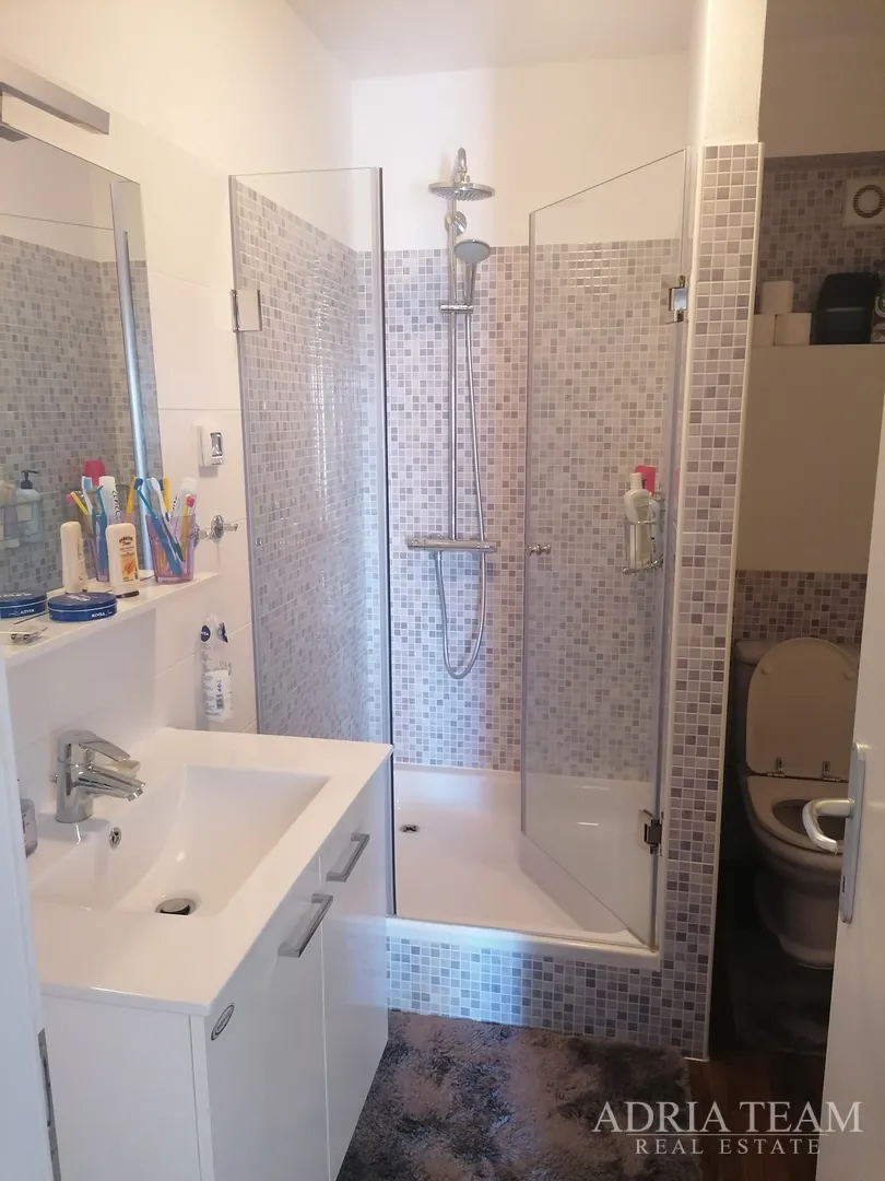 apartmanska kuća s 3 apartmana, 120 m od mora, petrčane - zadar - slika 12
