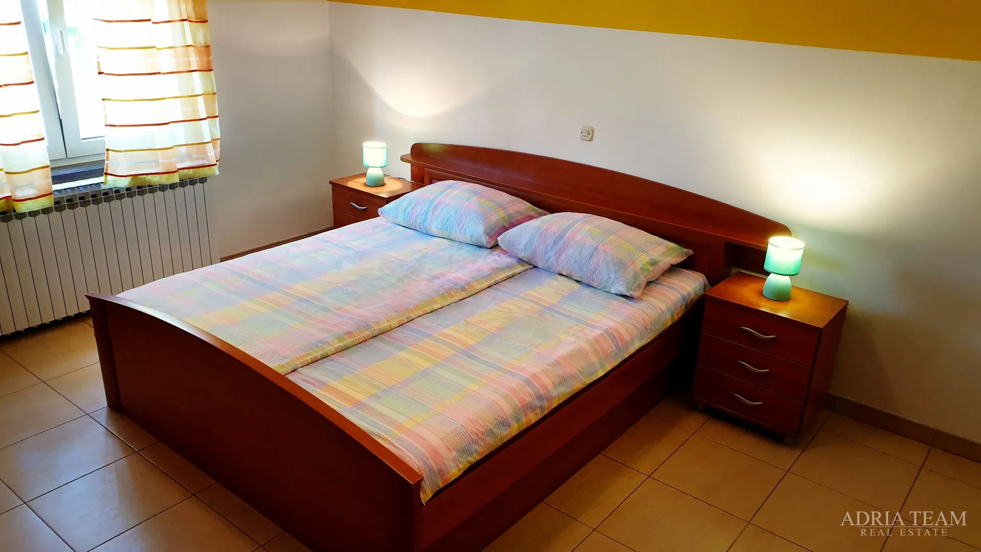 vila sa 7 apartmana, pogled na more - diklo, zadar - slika 9