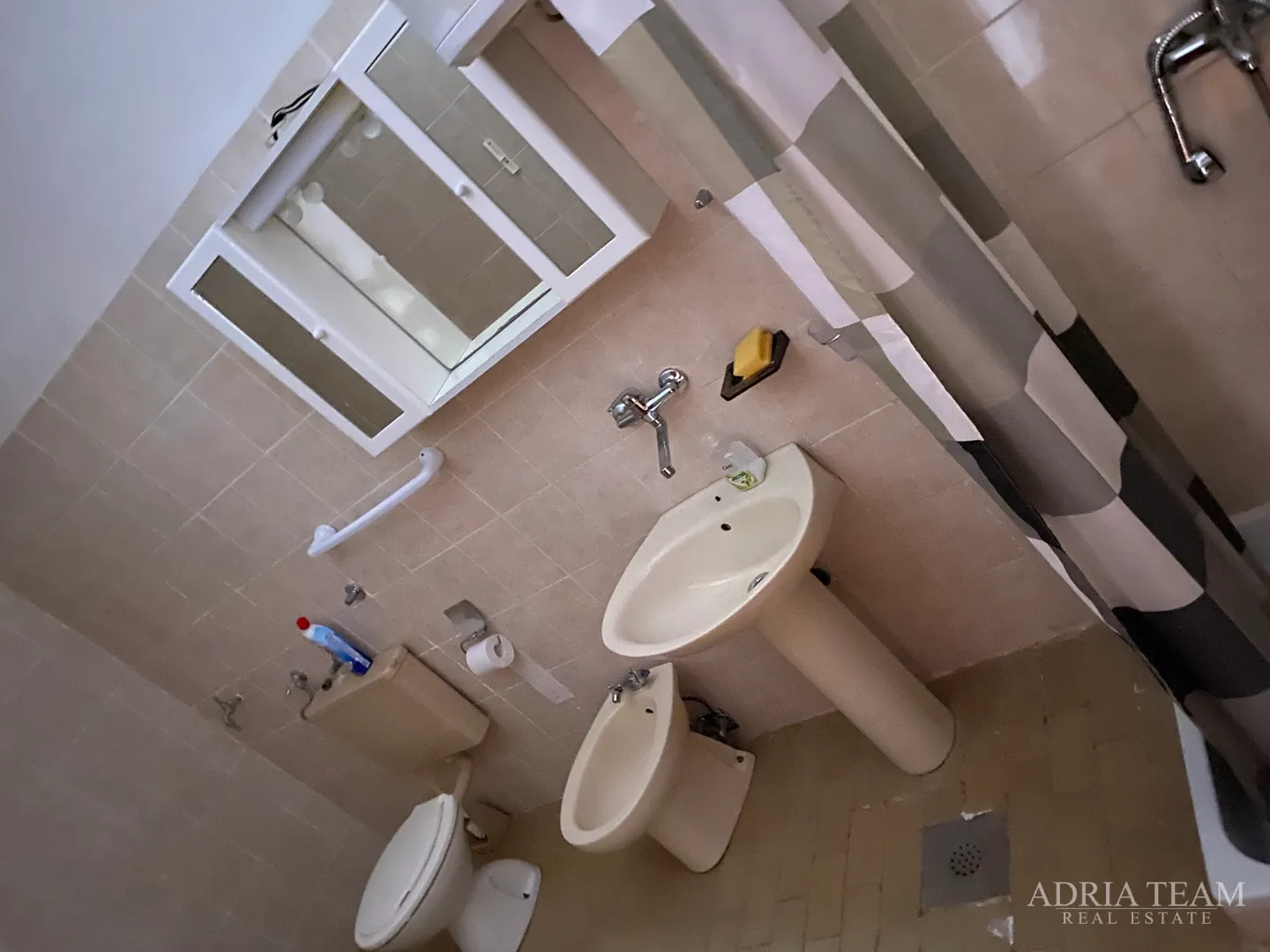 apartmanska kuća sa 6 apartmana, 70 m od mora, pag - povljana - slika 11