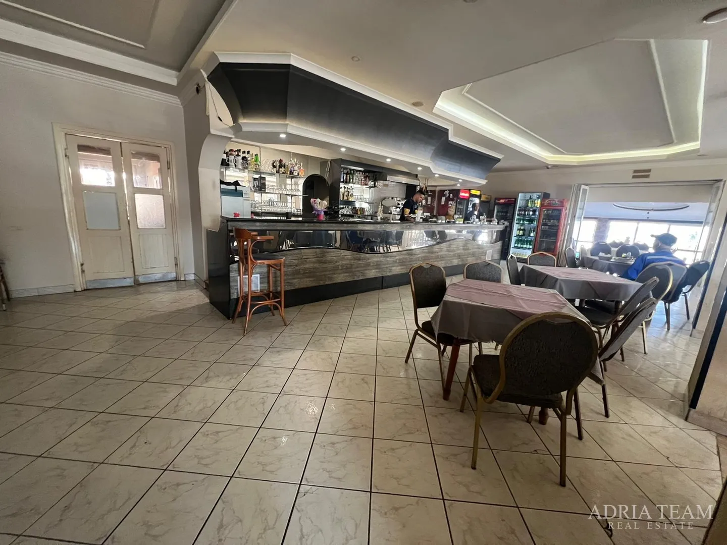 renovirana kuća s poslovnim prostorom (restoran i pekara) - nin - slika 16