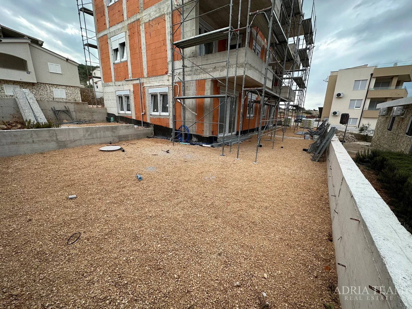 apartmani u stambenoj zgradi u novogradnji, prekrasan pogled, 45 m od mora - vinjerac - slika 6