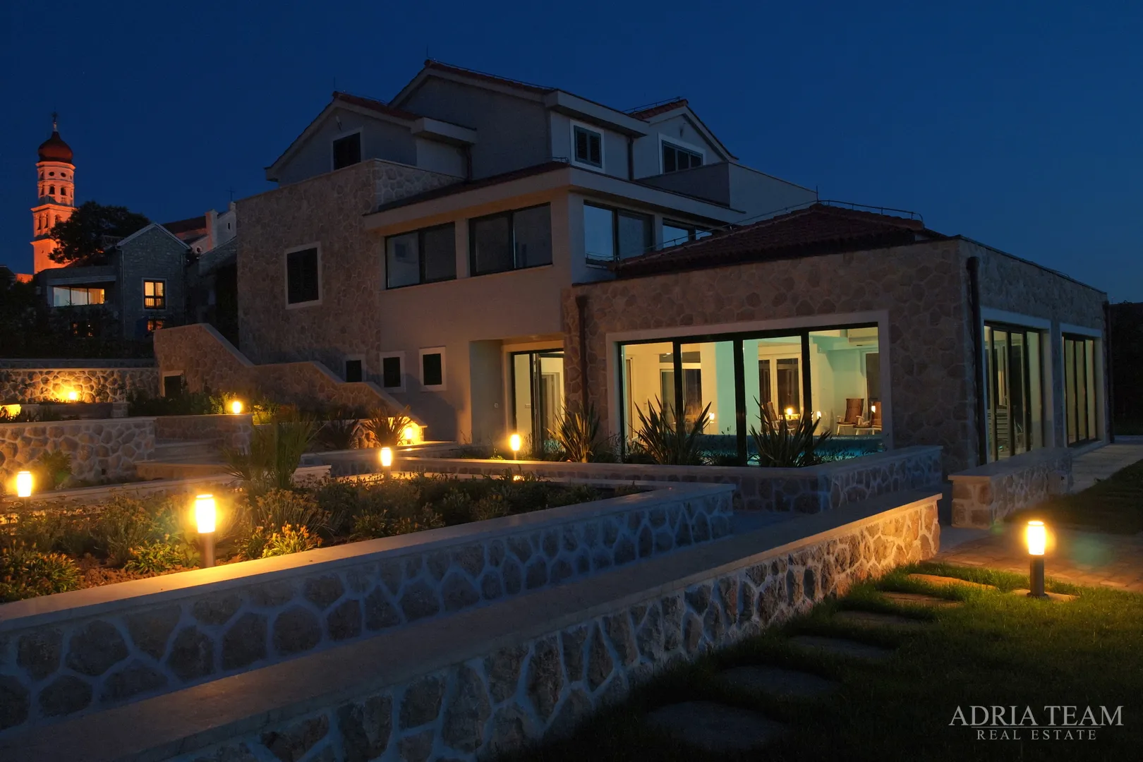luksuzna vila 100 m od marine - betina, murter - slika 114