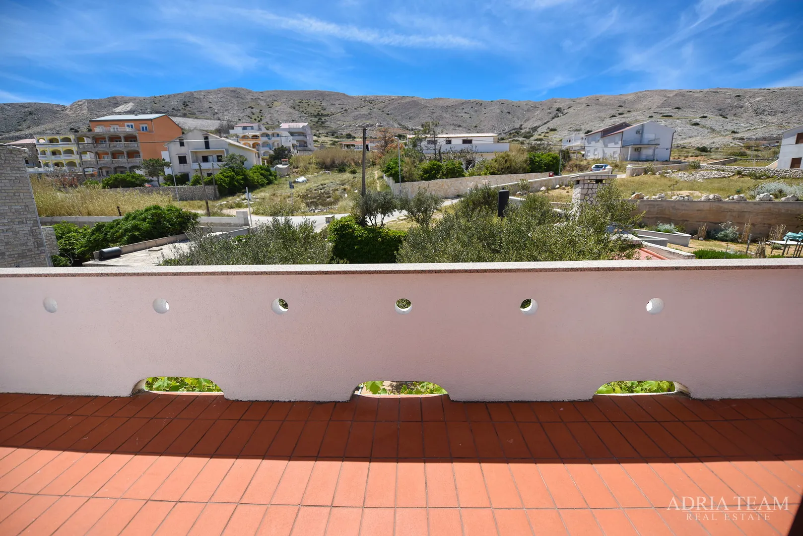 apartmani u kući, 150 m od mora - pag - slika 30