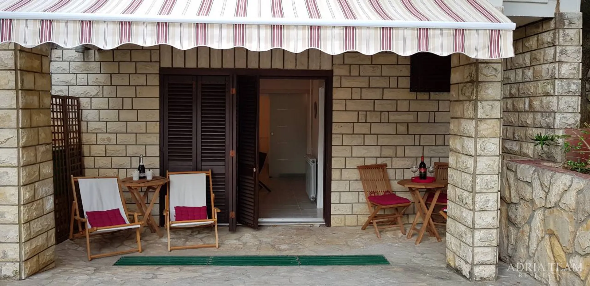 apartmanska kuća 100 m od mora, odlična lokacija - novalja, pag - slika 53