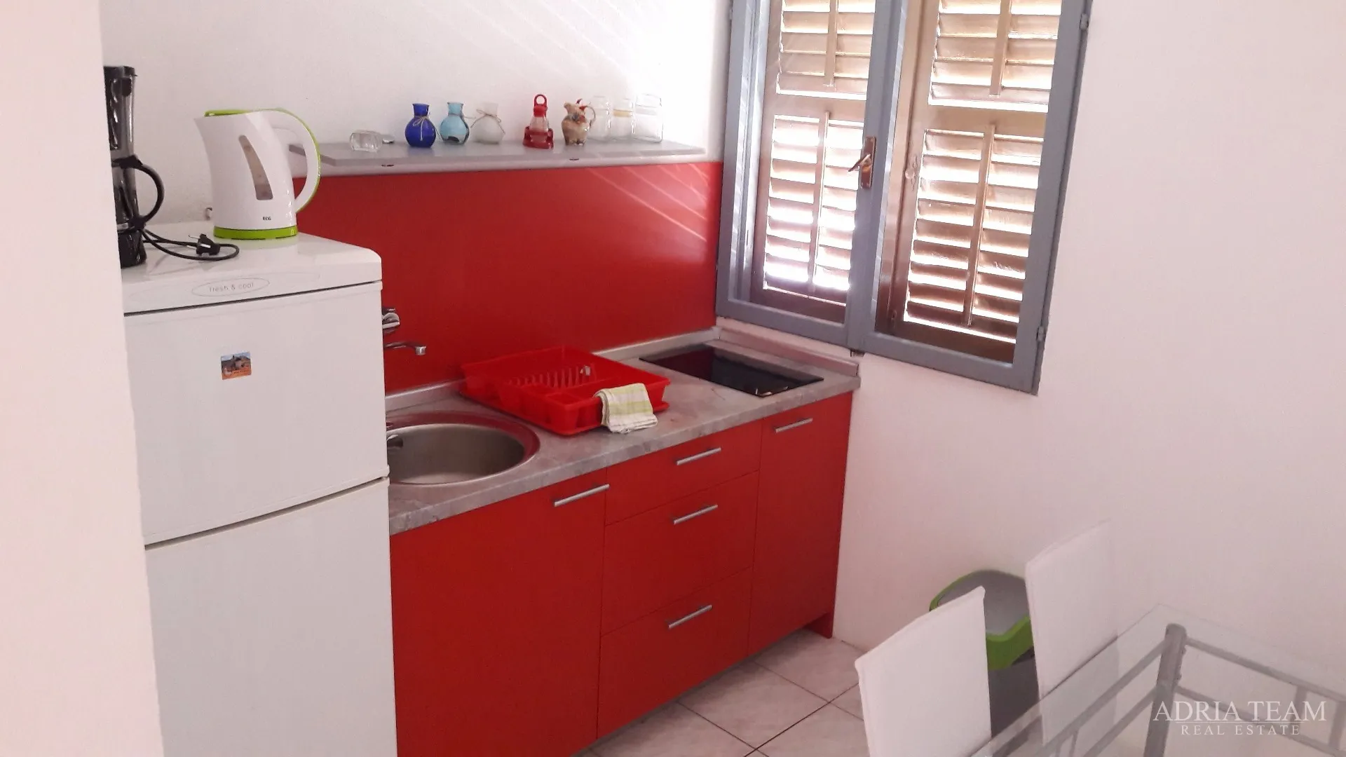 apartmanska kuća u 1.redu do mora - slika 18