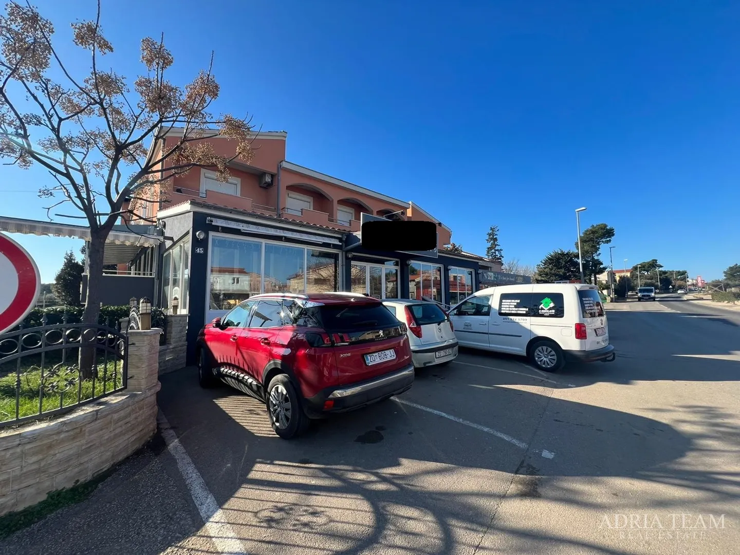 renovirana kuća s poslovnim prostorom (restoran i pekara) - nin - slika 2