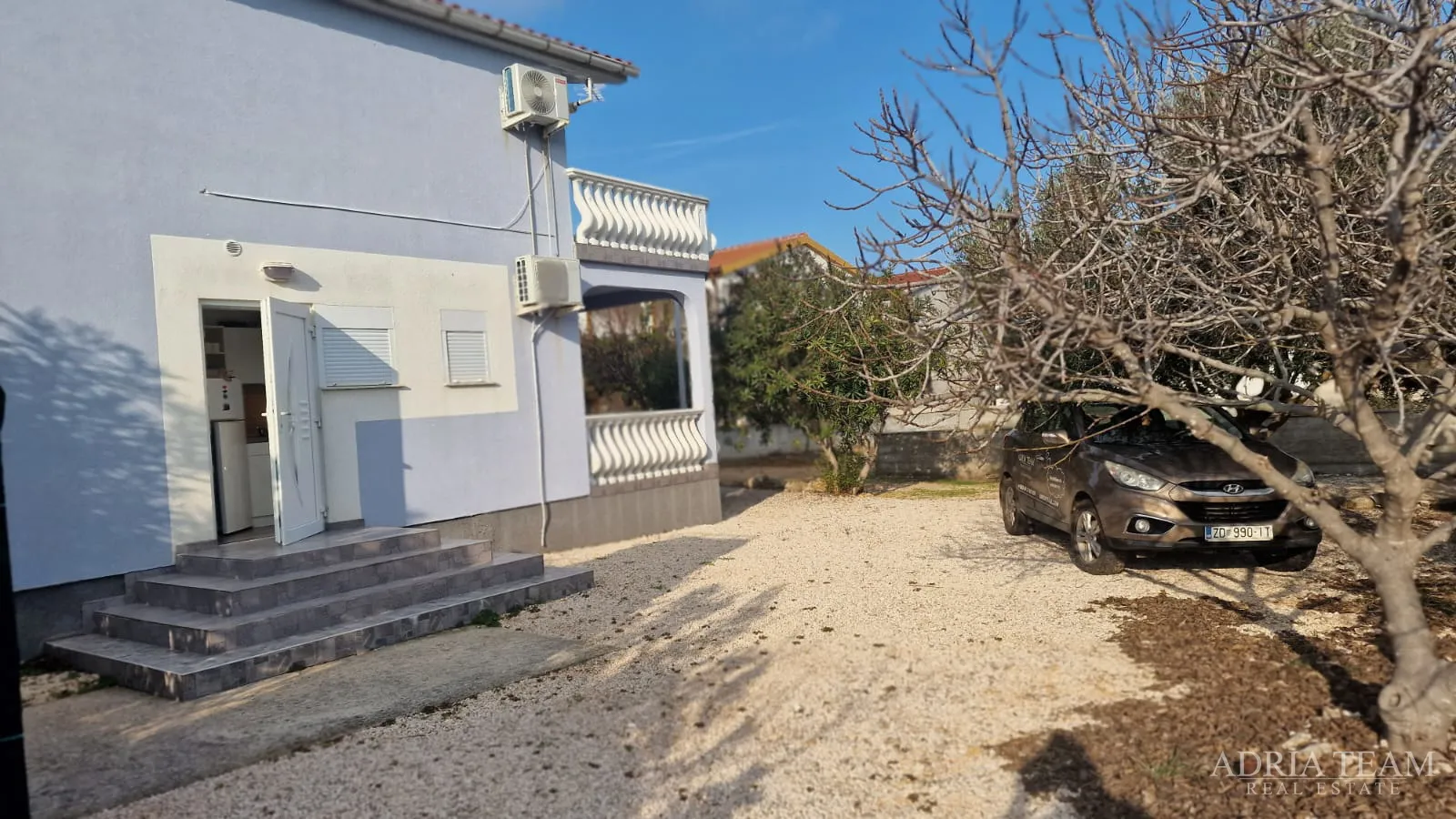 atraktivna kuća s tri stambene jedinice, 200 m od mora - vir - slika 17