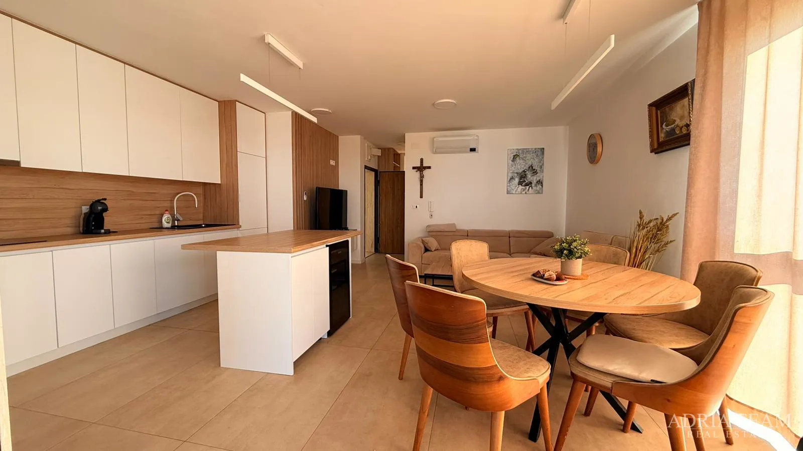 Apartman Prvi Red Do Mora S Bazenom - Povljana, Pag