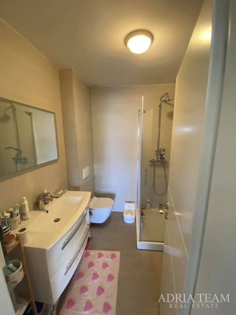 apartman s 3 spavaće sobe, 1. red do mora, povljana - pag - slika 21