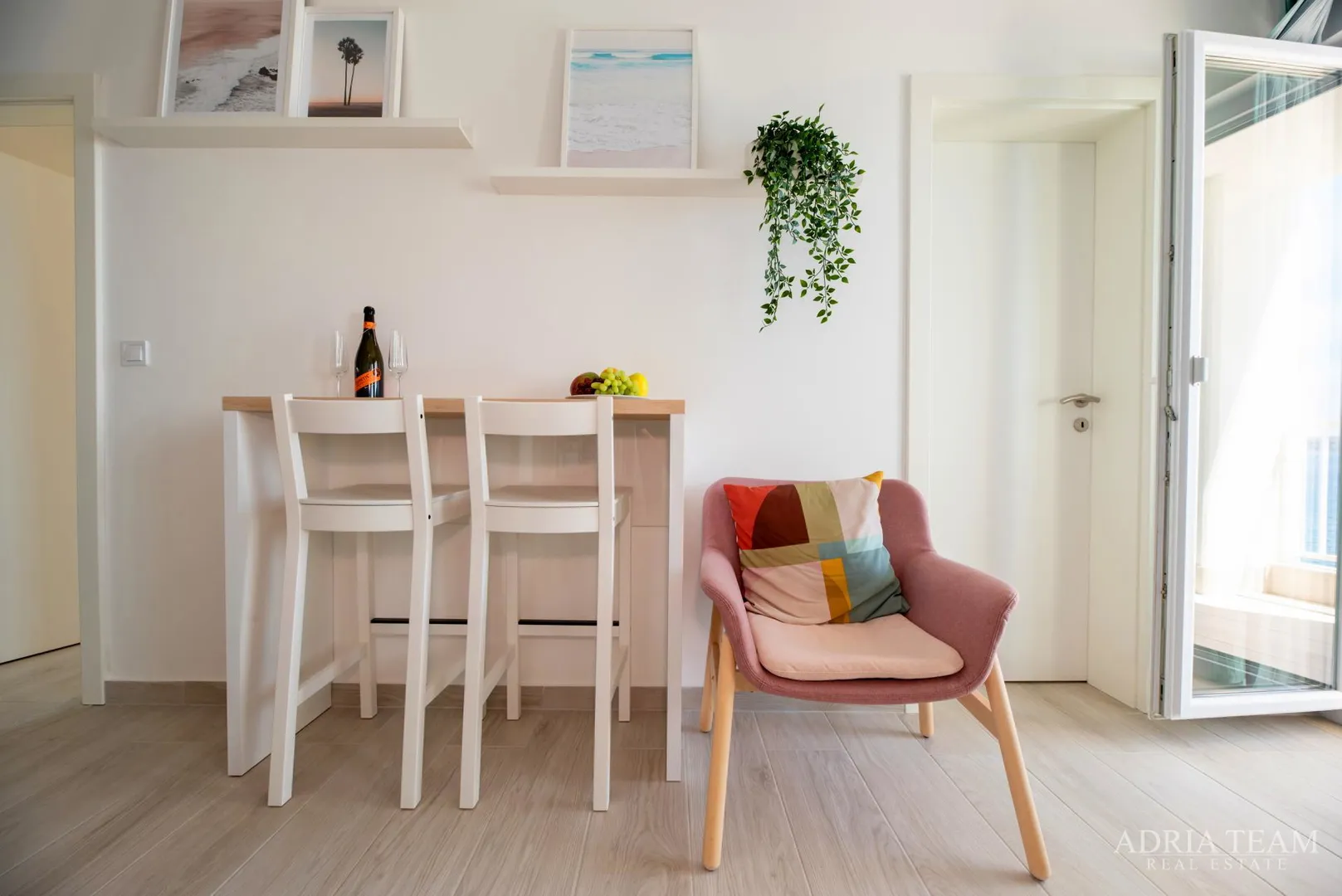 dvoetažni apartman u prvom redu do mora, plaža odmah ispred zgrade - povljana, pag - slika 13