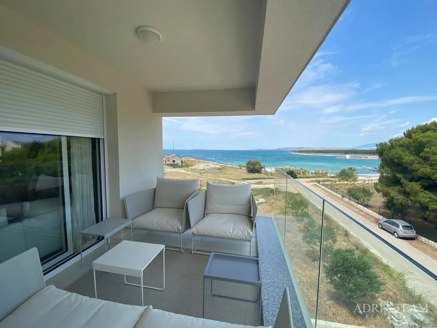 apartman s 3 spavaće sobe, 1. red do mora, povljana - pag - slika 2