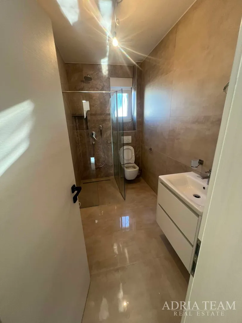posebna ljetna akcija! apartman u stambenoj zgradi, 80 m od mora - diklo, zadar - slika 18