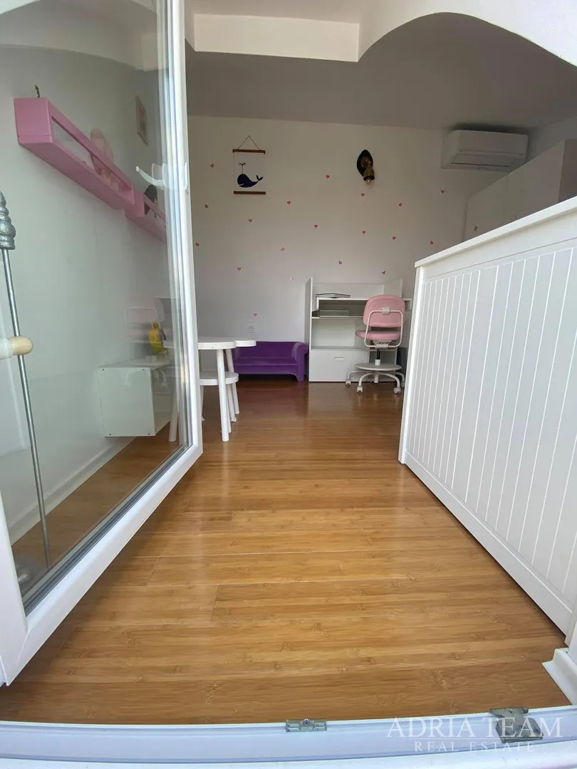 apartman s 3 spavaće sobe, 1. red do mora, povljana - pag - slika 18