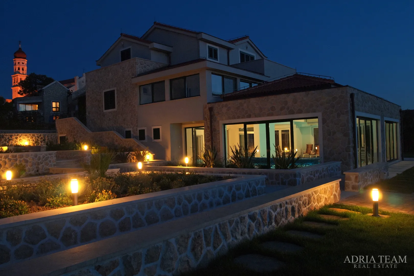 luksuzna vila 100 m od marine - betina, murter - slika 114