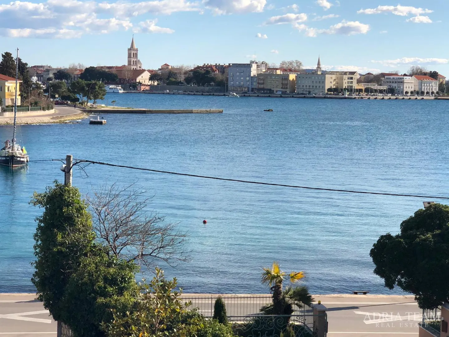 kuća u prvom redu do mora, prekrasan pogled iz svih prostorija - brodarica, zadar - slika 24
