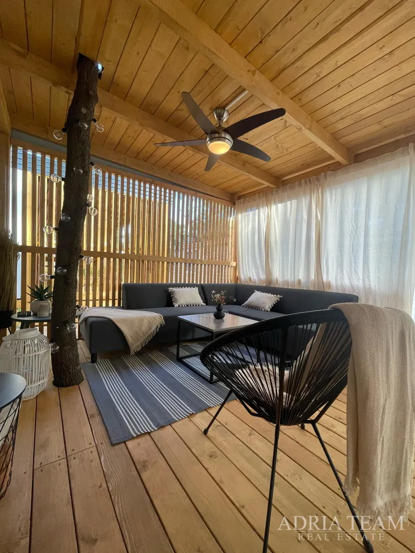 prodaje se potpuno opremljena mobilna kuća – 70 m od mora biograd na moru – camping park soline - slika 14