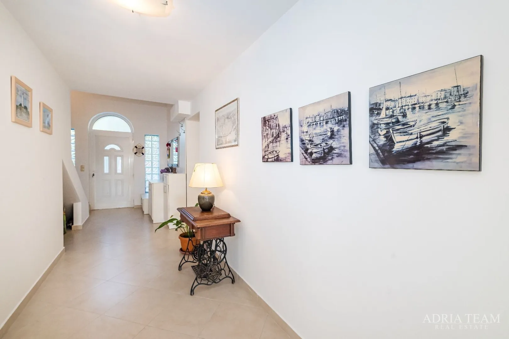 lijepa apartmanska kuća s pogledom na more, novigrad - slika 18