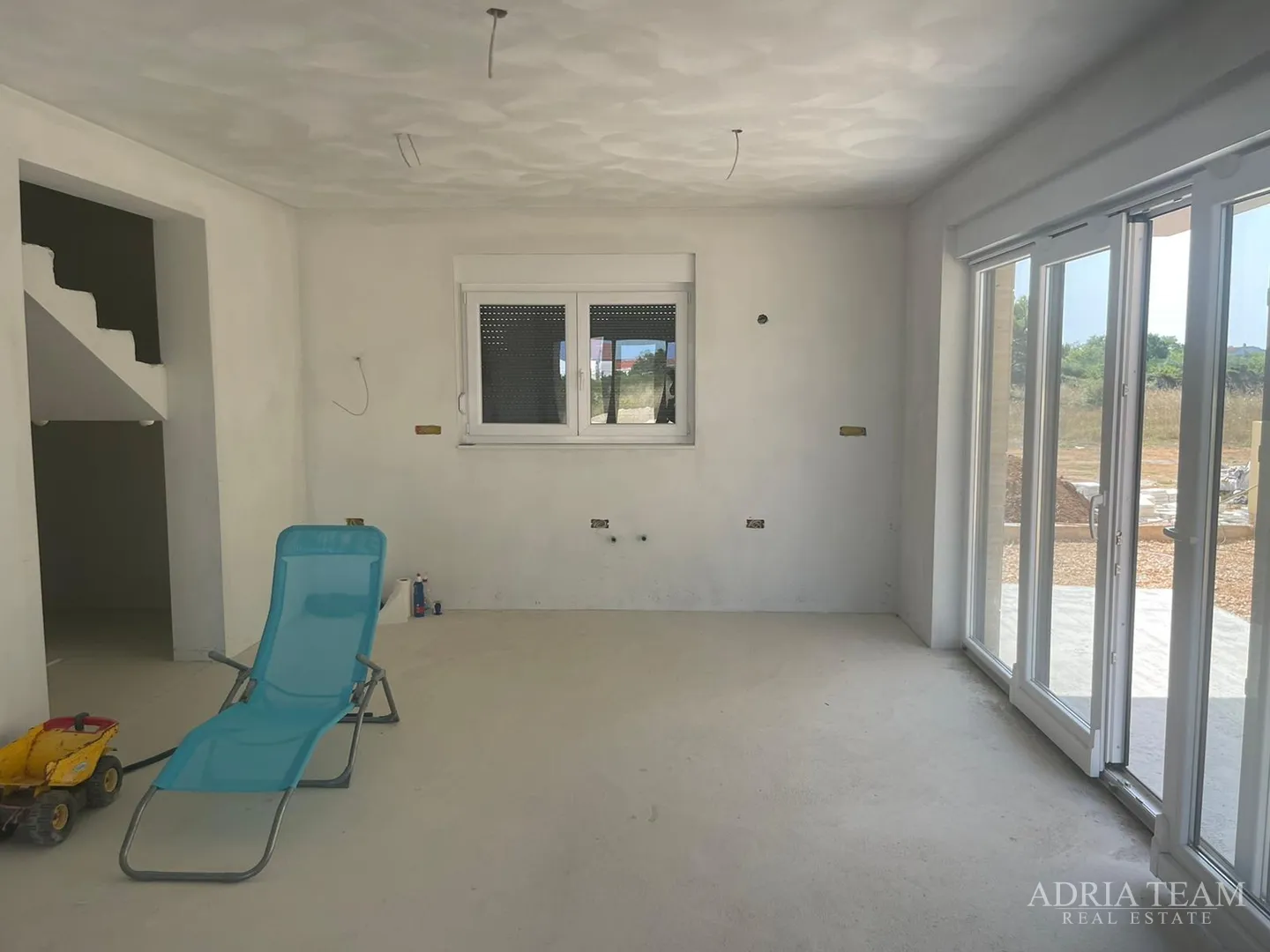 vila s bazenom u novogradnji - zaton - slika 22