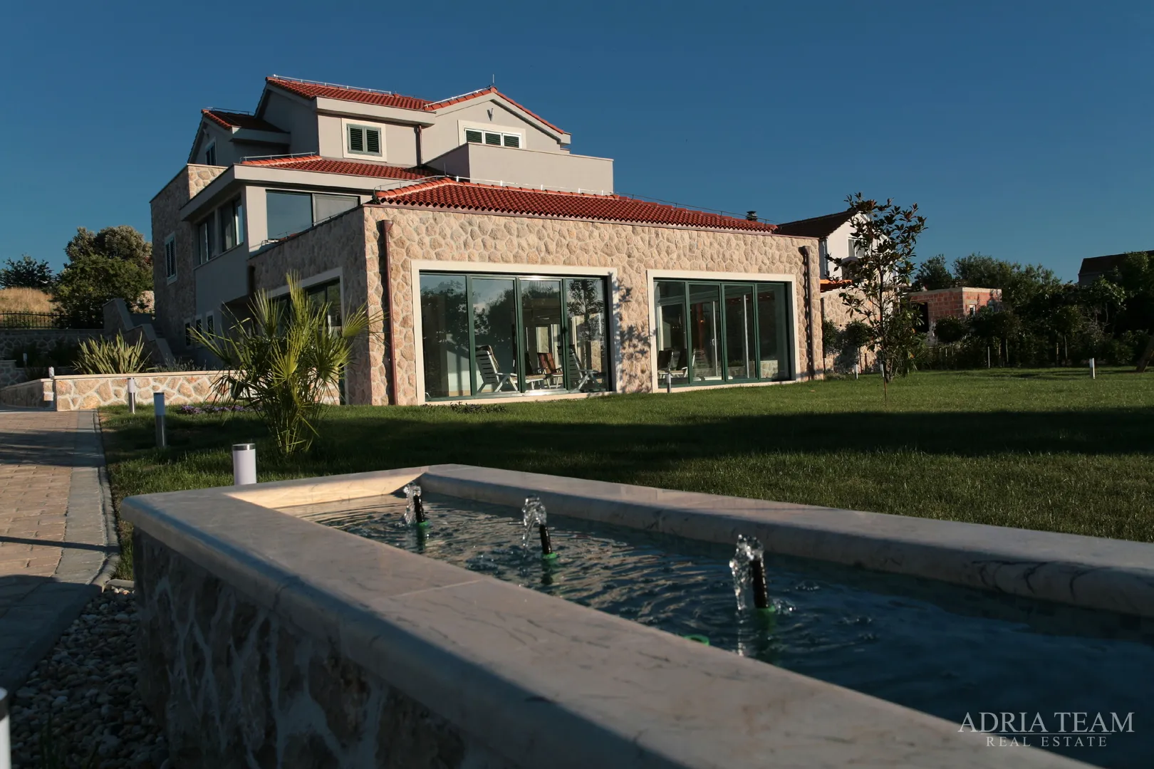 luksuzna vila 100 m od marine - betina, murter - slika 3